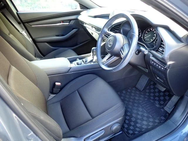 Mazda MAZDA3 FASTBACK 15S　ツーリング photo 2