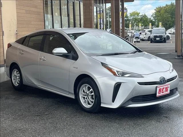 Toyota PRIUS 4WD S photo 4