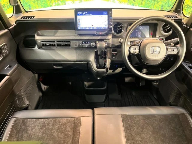Honda N BOX CUSTOM ターボ photo 2