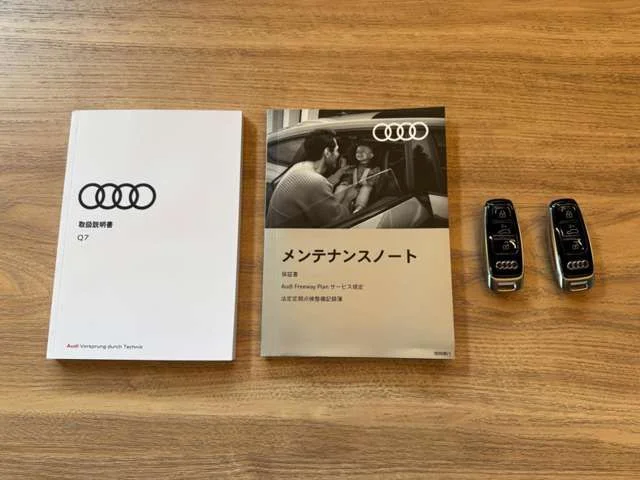 Audi AUDI Q7 ブラック　スタイル　プラス photo 2