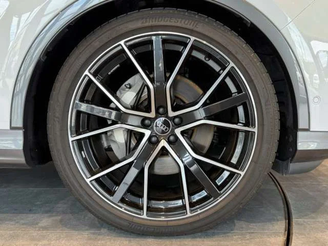 Audi AUDI Q7 ブラック　スタイル　プラス photo 4