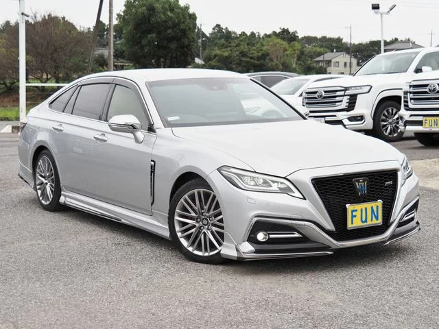 Toyota CROWN sedan hybrid 4WD RS　Four photo 3