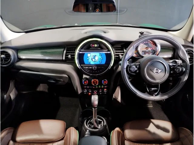 Bmw MINI COOPER SD 5DOOR 60イヤーズ　エディション photo 4