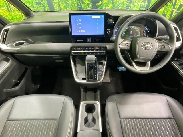 Toyota NOAH HYBRID S−Z photo 2