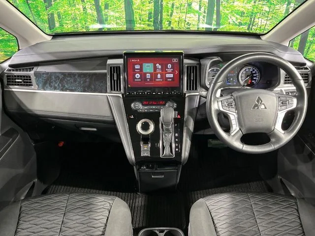 Mitsubishi DELICA D:5 4WD アーバンギア　G　パワーパッケージ photo 2