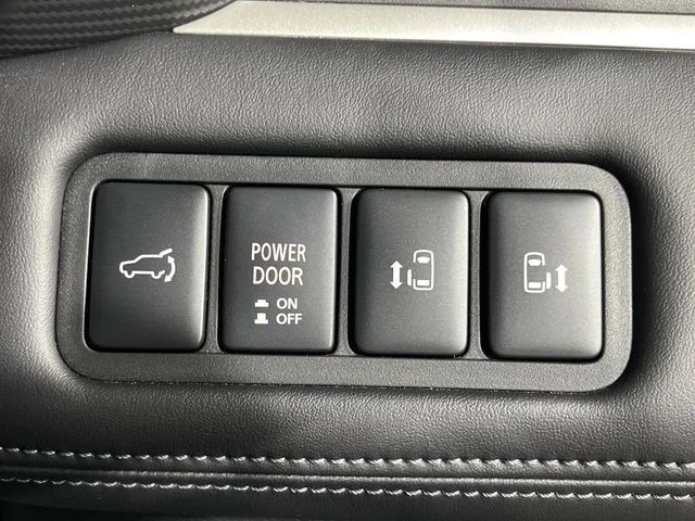 Mitsubishi DELICA D:5 4WD アーバンギア　G　パワーパッケージ photo 4