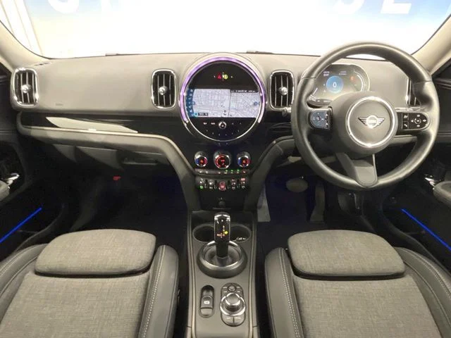 Bmw MINI COOPER D CROSSOVER ベースグレード photo 2