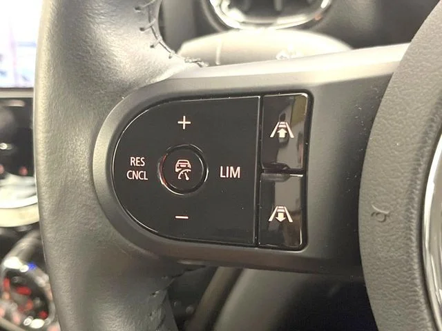 Bmw MINI COOPER D CROSSOVER ベースグレード photo 4