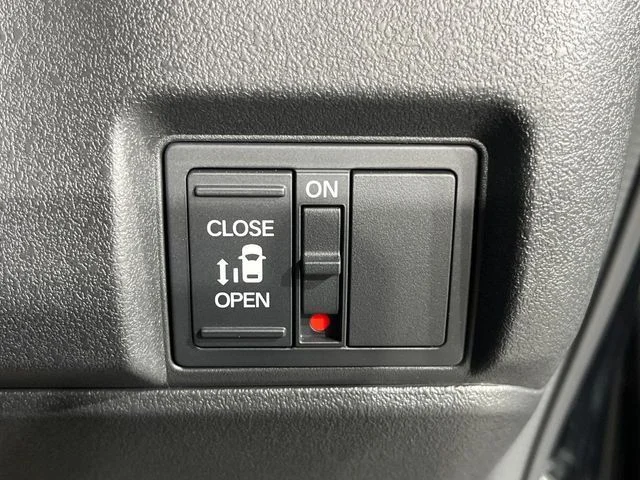 Honda N BOX CUSTOM ベースグレード photo 4