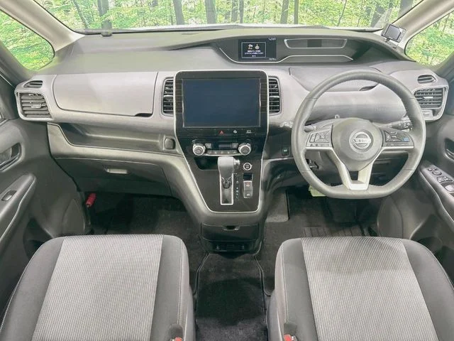 Nissan SERENA S-HYBRID ハイウェイスター　V photo 2