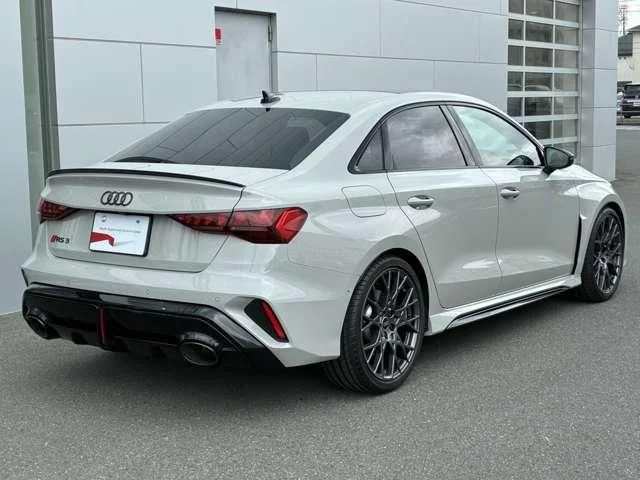 Audi AUDI RS3 Sedan ベースグレード photo 2