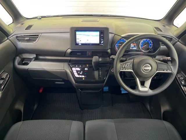 Nissan ROOX ハイウェイスターX photo 2