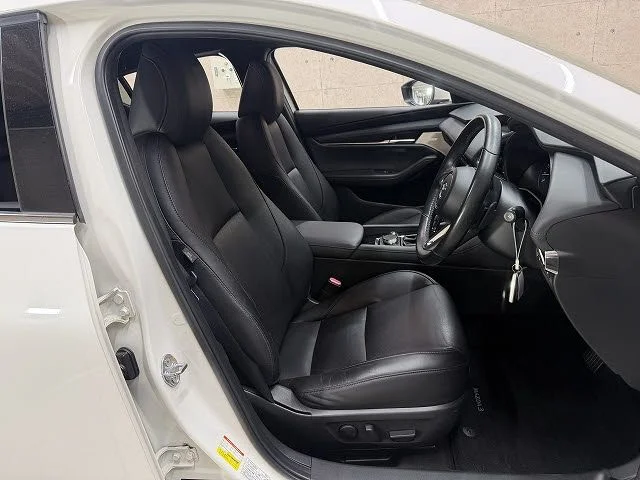 Mazda MAZDA3 FASTBACK X　Lパッケージ photo 2