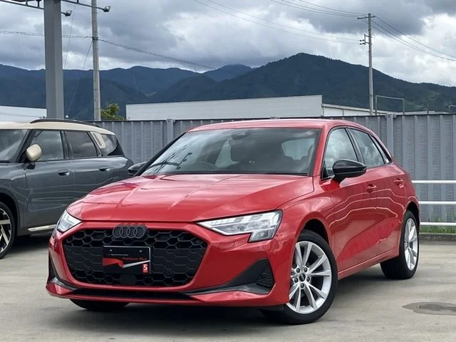 Audi AUDI A3 SPORTBACK 30　TFSI　アドバンスド 2025