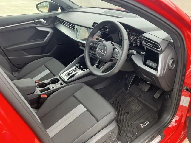 Audi AUDI A3 SPORTBACK 30　TFSI　アドバンスド photo 2