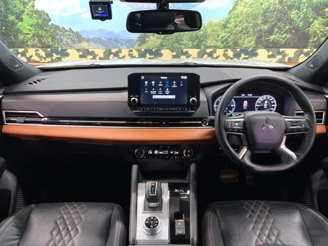 Mitsubishi OUTLANDER PHEV P photo 2