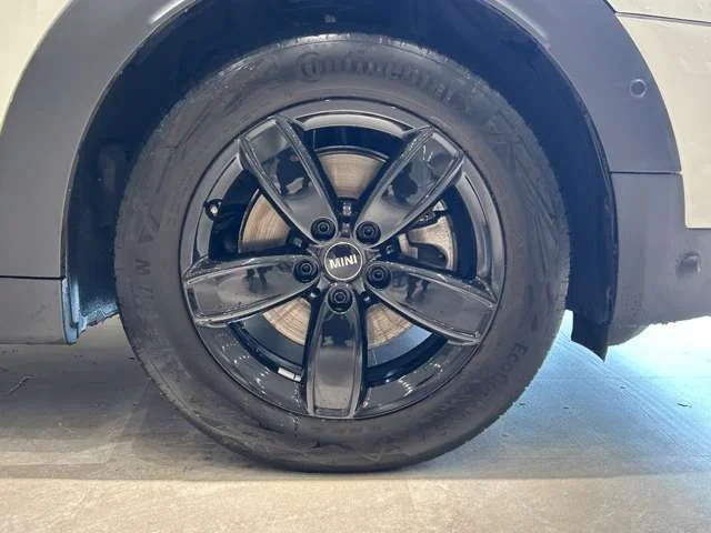 Bmw MINI COOPER D CROSSOVER ベースグレード photo 4