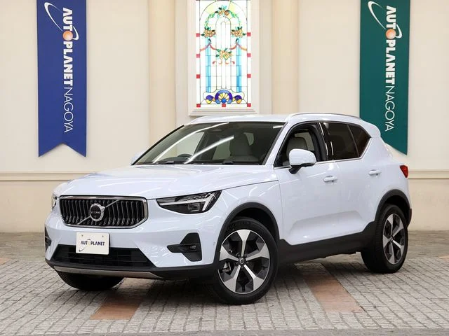 Volvo VOLVO XC40 B4 2025