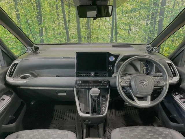 Toyota VOXY HYBRID S−Z photo 2