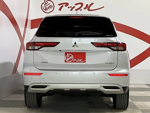 Mitsubishi OUTLANDER PHEV G photo 4