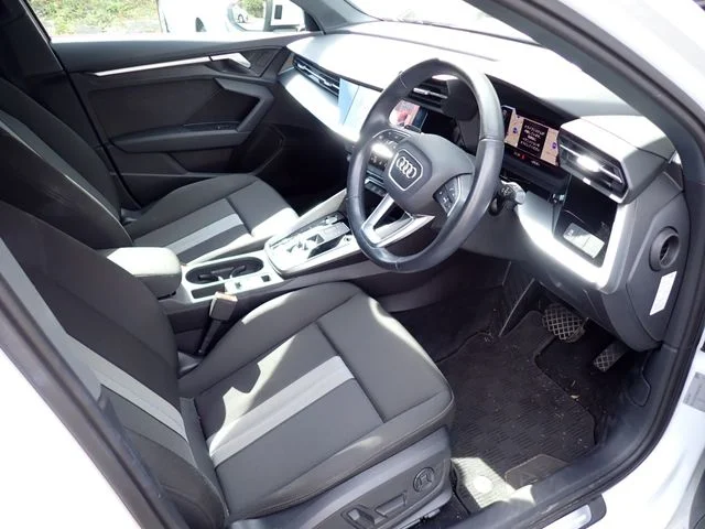 Audi AUDI A3 Sedan 30　TFSI　アドバンスド photo 2