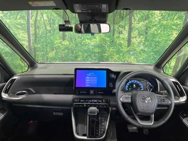 Toyota VOXY HYBRID S−Z photo 2
