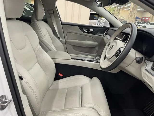 Volvo VOLVO V60 ウルトラ　B4 photo 4