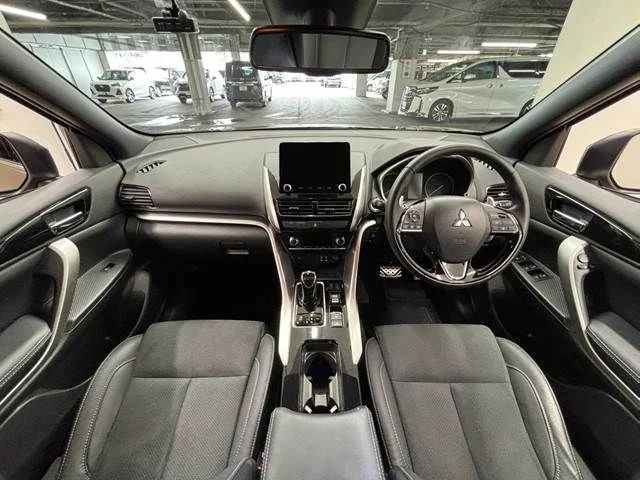 Mitsubishi ECLIPSE CROSS PHEV P photo 2