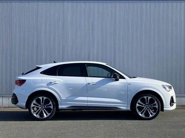 Audi AUDI Q3 SPORTBACK ダイナミックエディション photo 3