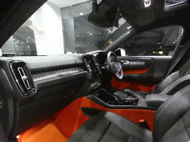 Volvo VOLVO XC40 T4　AWD　Rデザイン photo 3