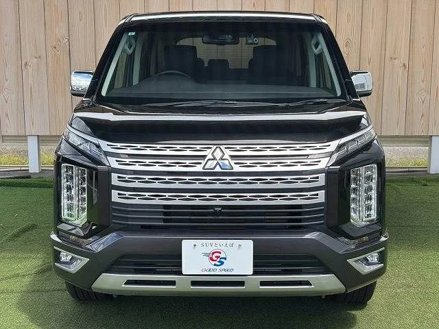 Mitsubishi DELICA D:5 4WD P photo 4