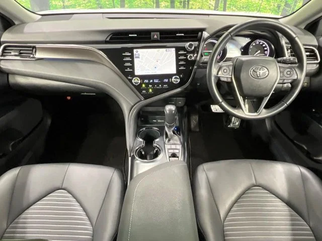 Toyota CAMRY HYBRID WS photo 2