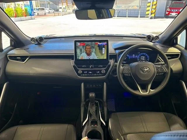 Toyota COROLLA CROSS HYBRID Z photo 2