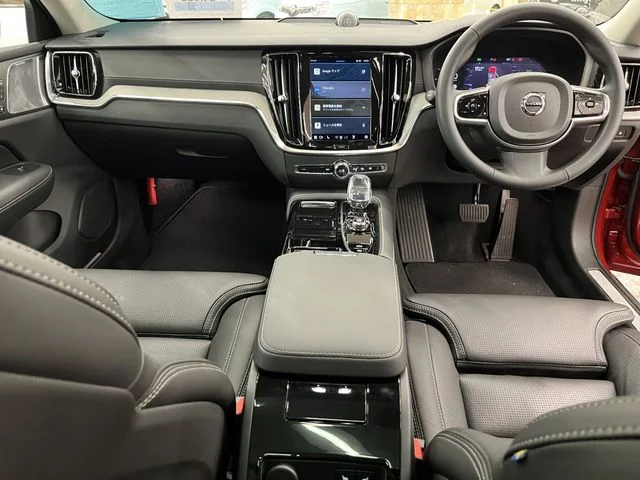 Volvo VOLVO V60 リチャージアルティメットT6AWDPHE photo 2