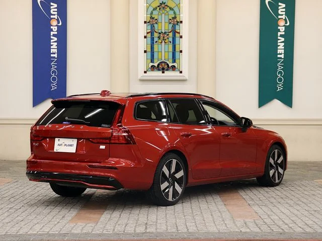 Volvo VOLVO V60 リチャージアルティメットT6AWDPHE photo 3