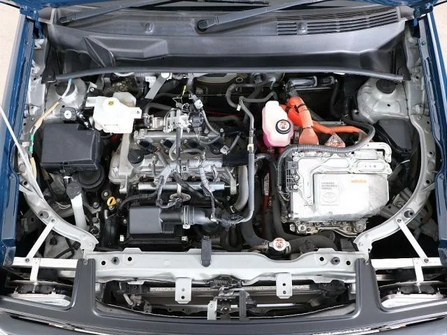 Toyota SUCCEED van HYBRID TX photo 3
