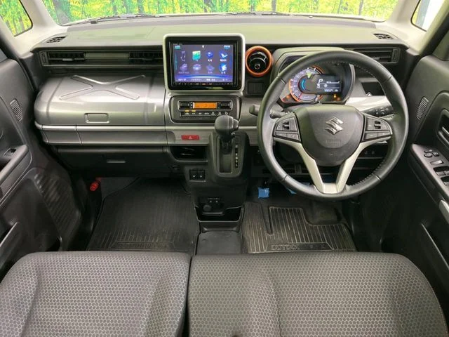 Suzuki Spacia GEAR ハイブリッドXZ photo 2