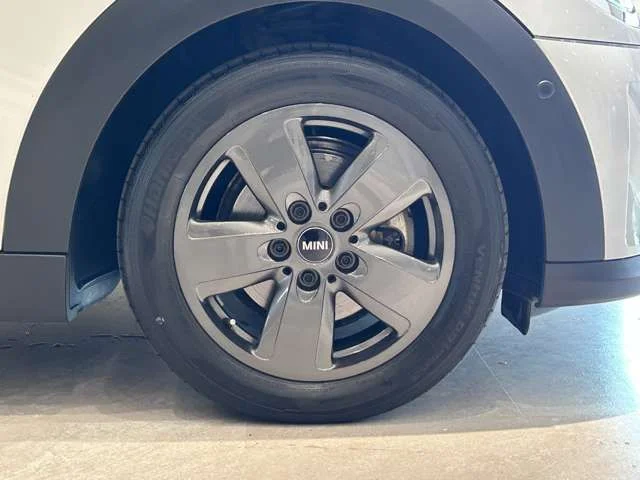 Bmw MINI COOPER D 5DOOR プレミアムプラスライン photo 4