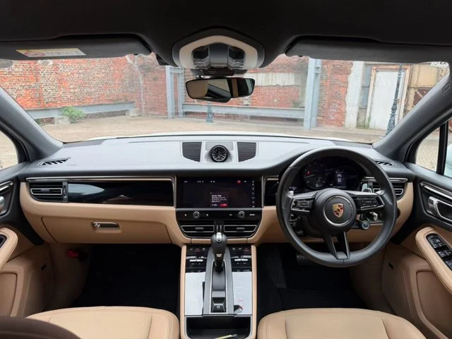 Porsche PORSCHE Macan マカン photo 3