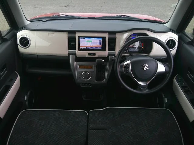 Suzuki HUSTLER 4WD G photo 2