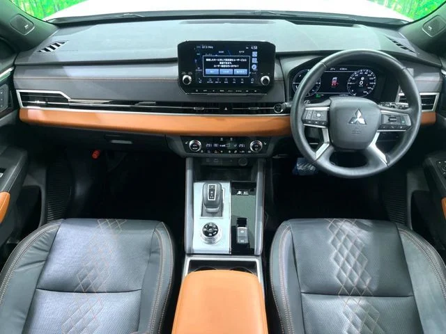 Mitsubishi OUTLANDER PHEV P photo 2