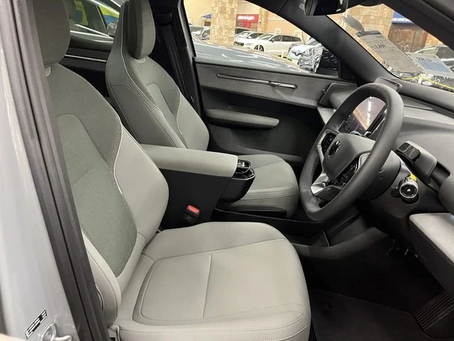 Volvo VOLVO EX30 CROSS COUNTRY ウルトラ　ツインモーター　パフォーマンス photo 4