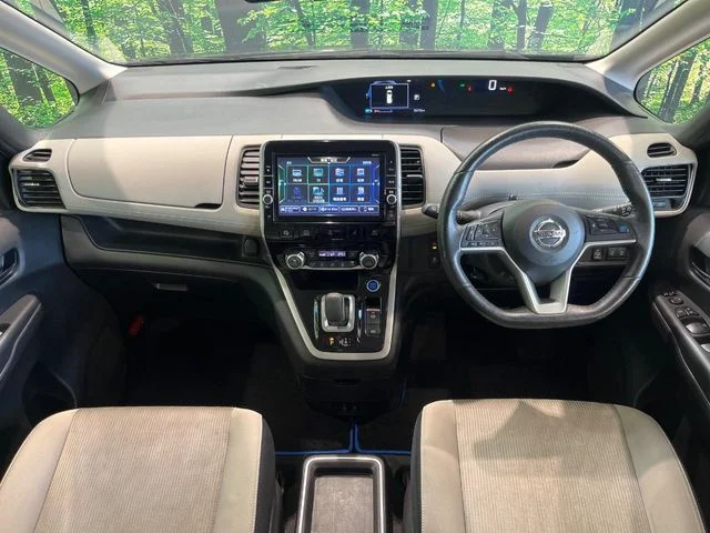 Nissan SERENA WG e−POWER　ハイウェイスター　V photo 2