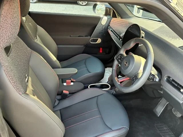Bmw MINI COOPER E　ジョンクーパーワークス photo 2