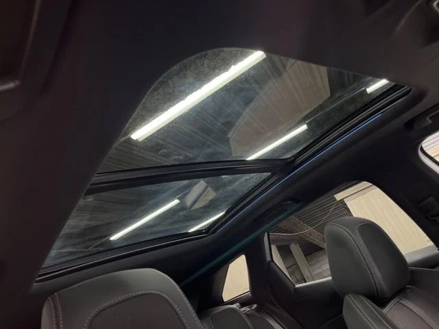 Peugeot PEUGEOT 3008 GT　ブルーHDi　ブラックパック photo 4