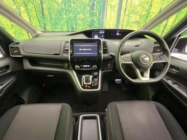 Nissan SERENA WG e−POWER　ハイウェイスター　V photo 2