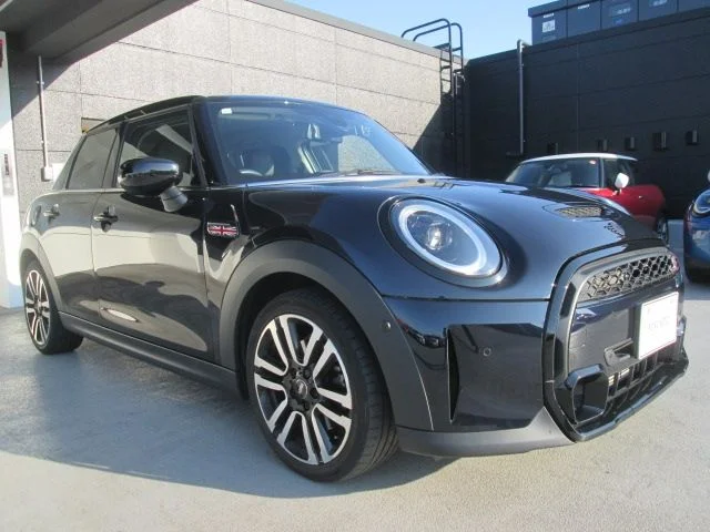 Bmw MINI COOPER SD 5DOOR ベースグレード photo 3