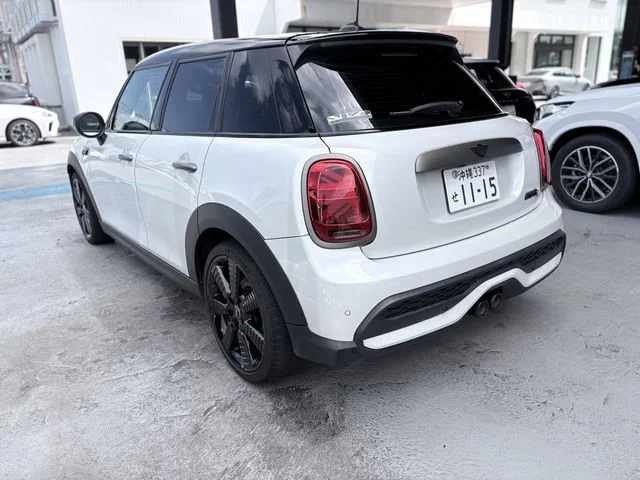 Bmw MINI COOPER S 5DOOR レゾリュート　エディション photo 3
