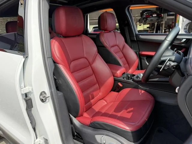 Porsche PORSCHE Macan T photo 4