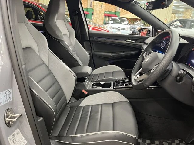 Volkswagen VOLKSWAGEN GOLF VARIANT TDI　Rライン photo 4